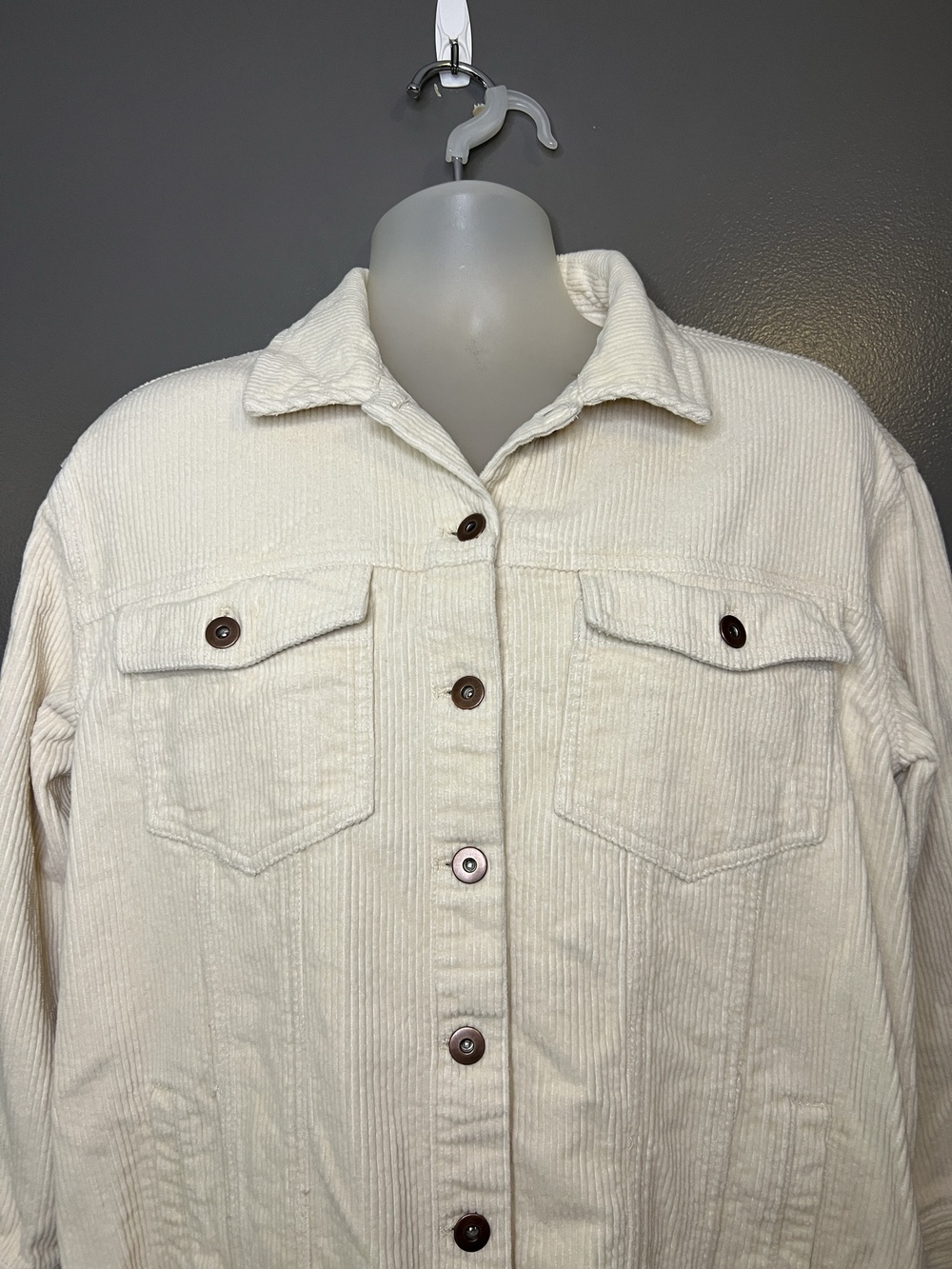 Vigoss Jacket Womens Medium White Corduroy Long Button Front Pockets Shacket